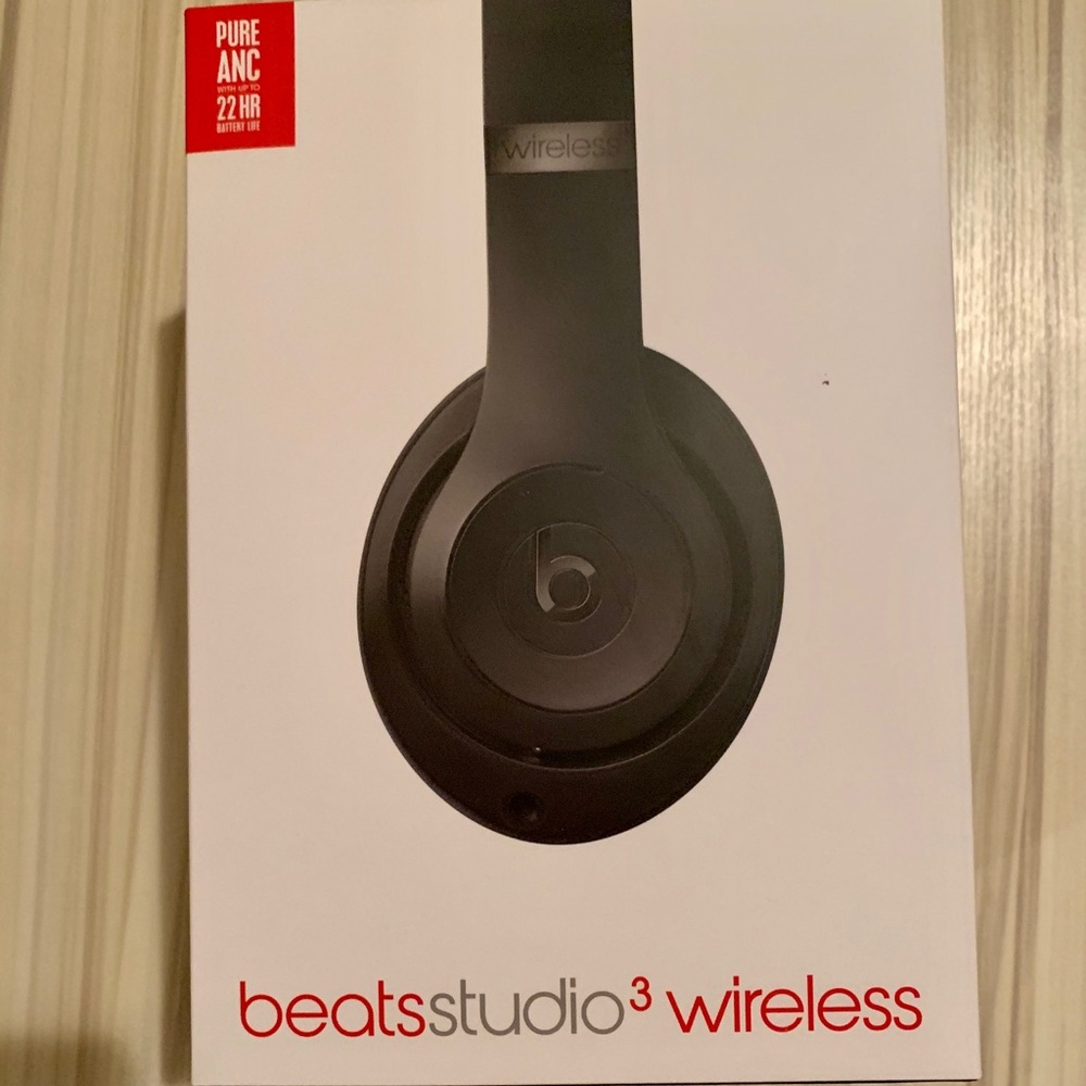 BRAND NEW black beats studio 3 wireless headphones